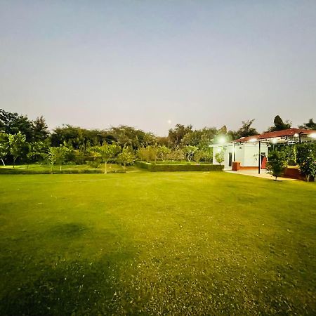 Anantam Aravali Villa Gurgáon Kültér fotó