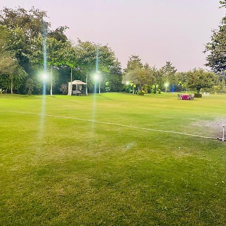 Anantam Aravali Villa Gurgáon Kültér fotó