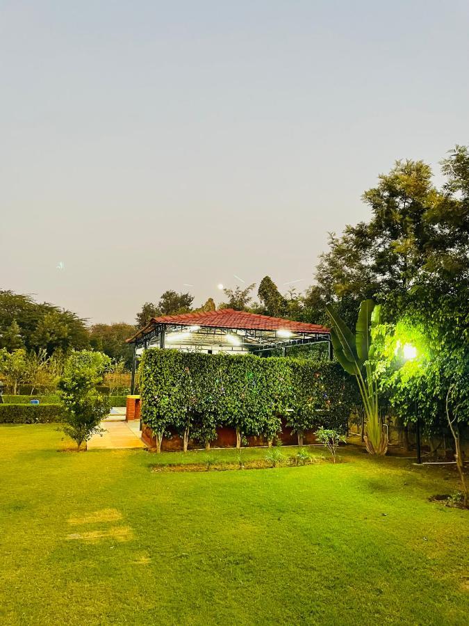 Anantam Aravali Villa Gurgáon Kültér fotó